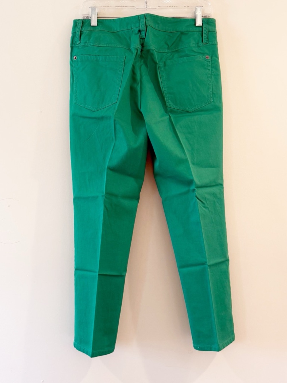 Women’s Emerald Green Cropped Straight-Leg Chino Pants - Picture 2 of 7